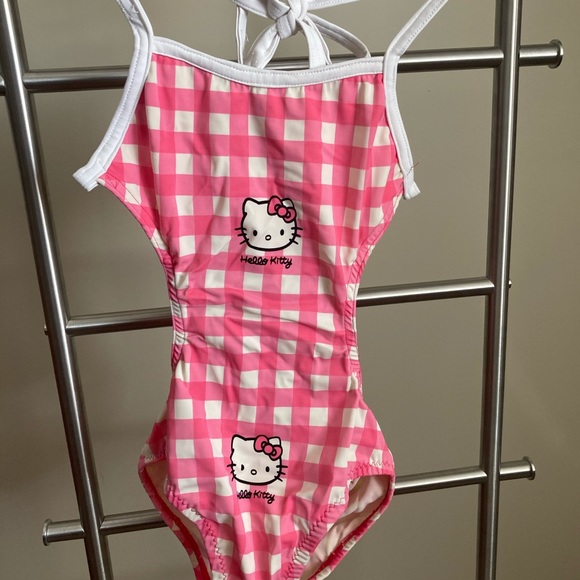 3/$25✨Girl swimsuit Hello Kitty - Picture 1 of 3